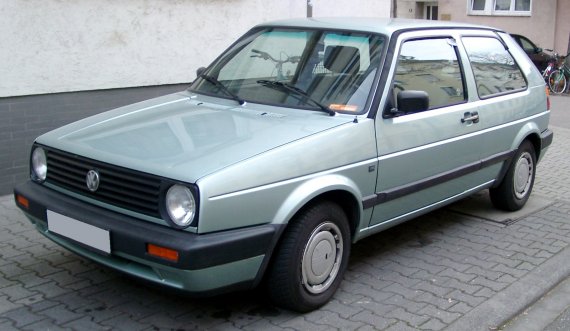 Pasi një 21 vjeçar me Golf voziste me shpejtësi prej 144 km/h gjobitet nga policia