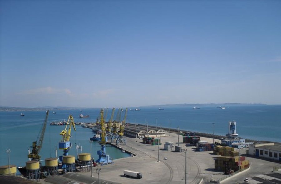 Sekuestrohen 12.000 euro të padeklaruara në Portin e Durrësit, dyshimet që ngriti 41-vjeçari dhe ku i kishte fshehur paratë