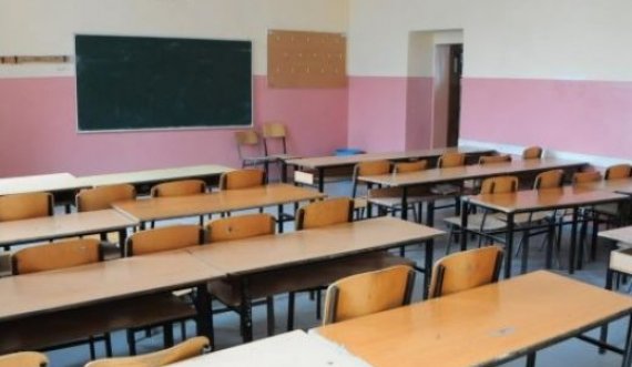 Dy nxënës 12 vjeç kapen me drogë në shkollë