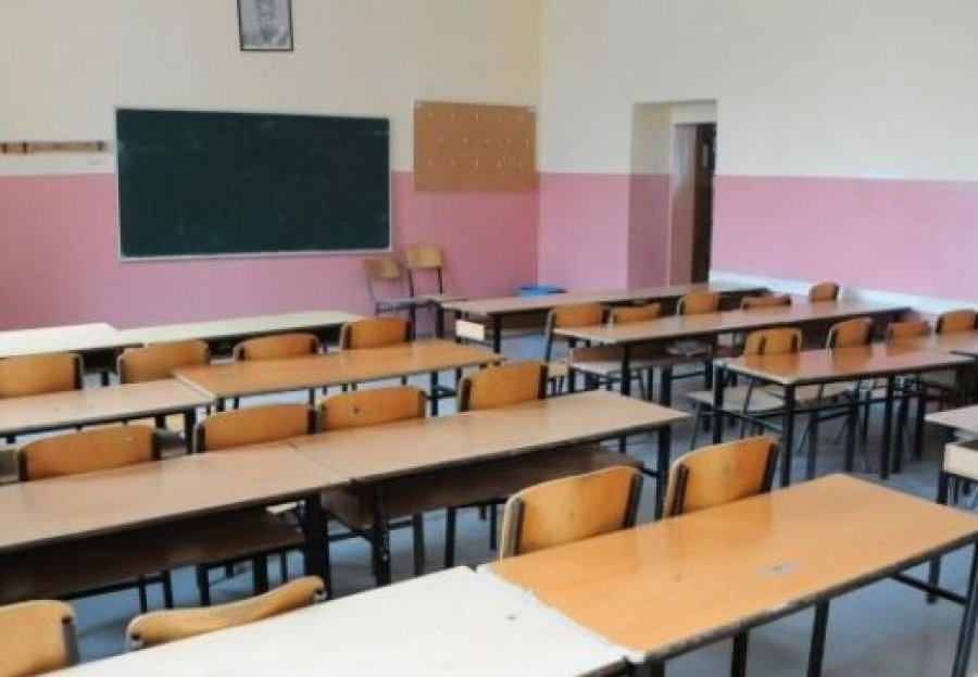 Dy nxënës 12 vjeç kapen me drogë në shkollë