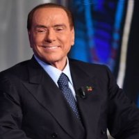 Berlusconi shtrohet në spital