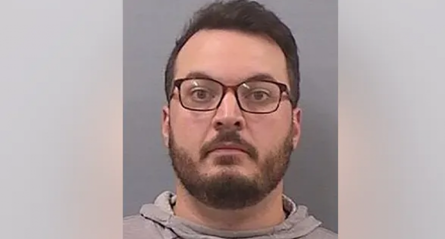 Ky person akuzohet për vjedhjen e afro 200,000 mijë dollarëve nga kisha ku punonte
