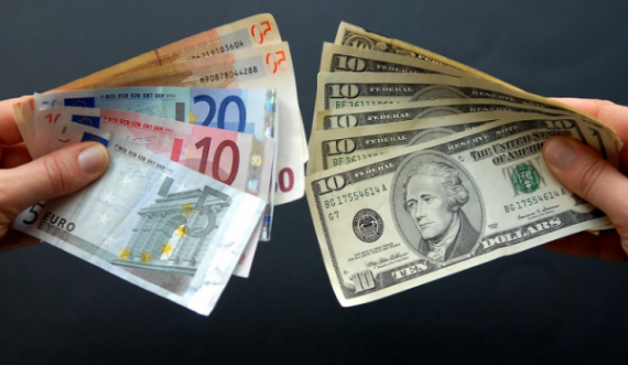 A po e fiton euro ‘luftën’ ndaj dollarit!