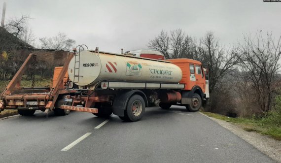 Situata në veri është e qetë, serbët në barrikada për të tetën ditë