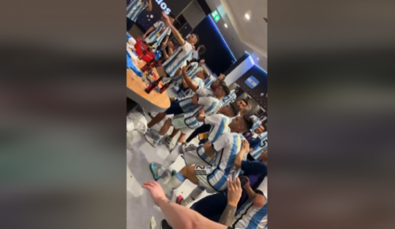 Futbollistët e Argjentinës gjatë festës: Një minutë heshtje për Mbappe