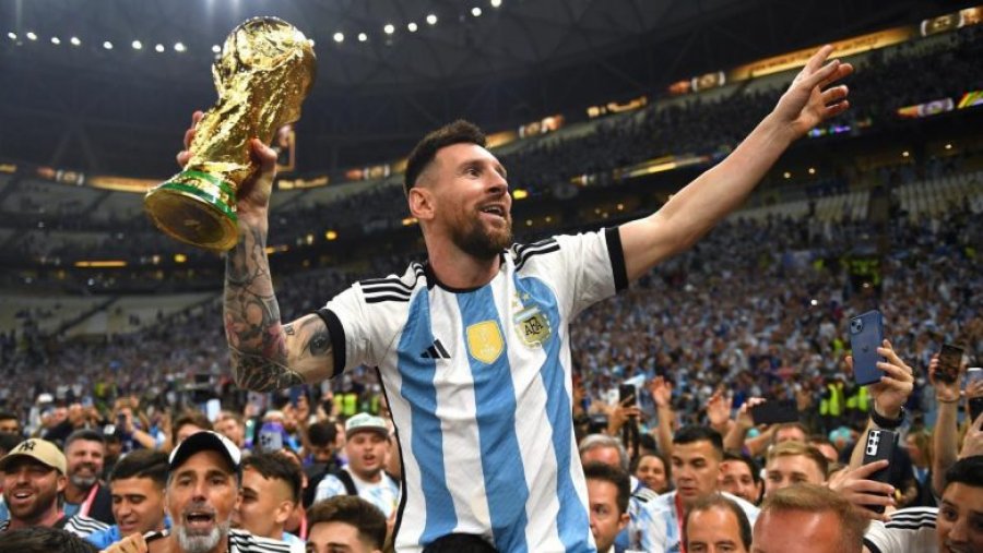 Messi thyen rekordin e madh të CR7 me një foto të publikuar me Kupën e Botës