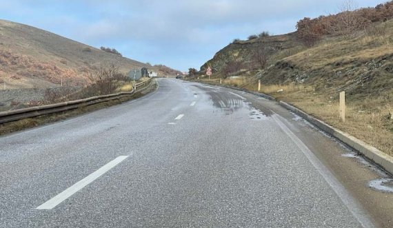 Policia apelon për kujdes të shtuar në trafik: Kujdes gjatë ngasjes në rrugë me ngrica e akull