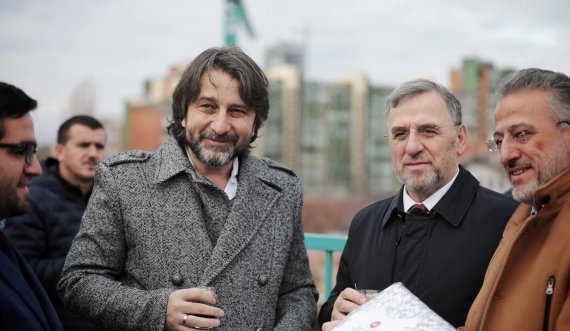 Përparim Rama dhe  Naim Tërnava inspektojnë punimet në Xhaminë Qëndrore në Prishtnë