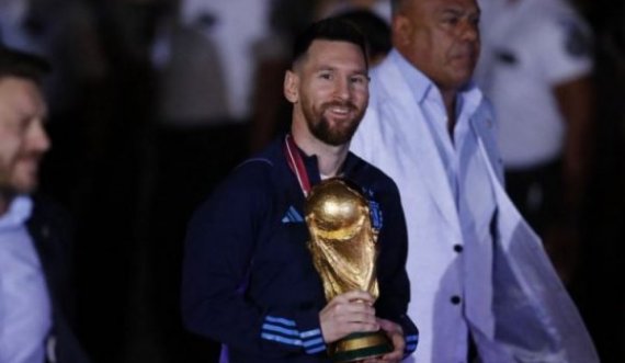  Argjentina i pret si heronj fituesit e Katar 2022, Messi sjell kupën në shtëpi