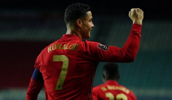Katër oferta serioze për yllin e futbollit, Cristiano Ronaldo  këto ditë do të bëhet  me klub të ri