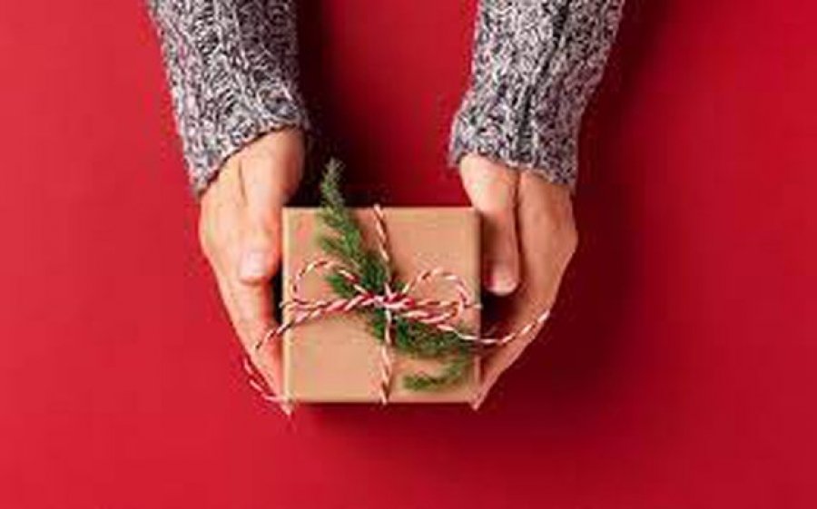 Çfarë dhurata duhet t'i bëni dikujt për Krishtlindje, sipas shenjës së tij të horoskopit