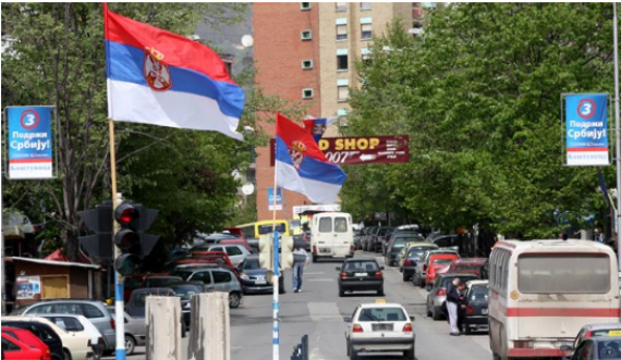 Sulmohen dy të mitur në veri të Mitrovicës nga disa qytetarë serbë, marrin trajtim mjekësor