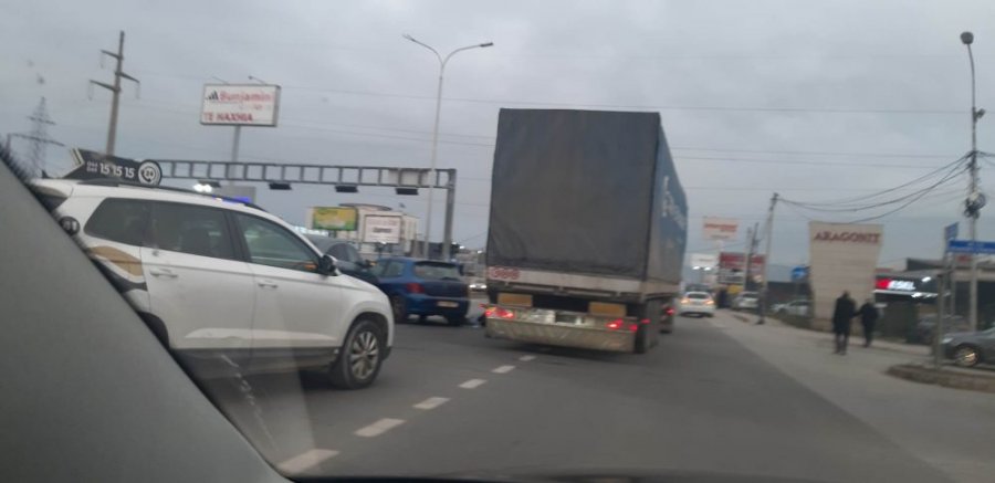 Aksident trafiku në rrugën Fushë Kosovë - Prishtinë