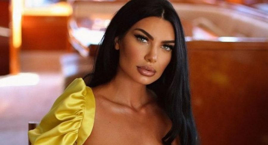Zaimina pozon, ja si duket për Krishtlindje