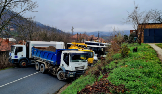 NATO përmes misionit të KFOR-it dhe Policisë së Kosovës duhet ti jep fund largimit të barrikadave deri në fund të këtij viti!