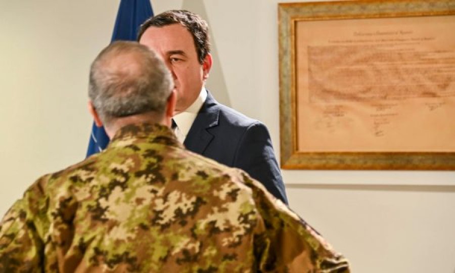 Qeveria jep detaje pas takimit të Kurtit me komandantin e KFOR’it dhe shefin e EULEX’it