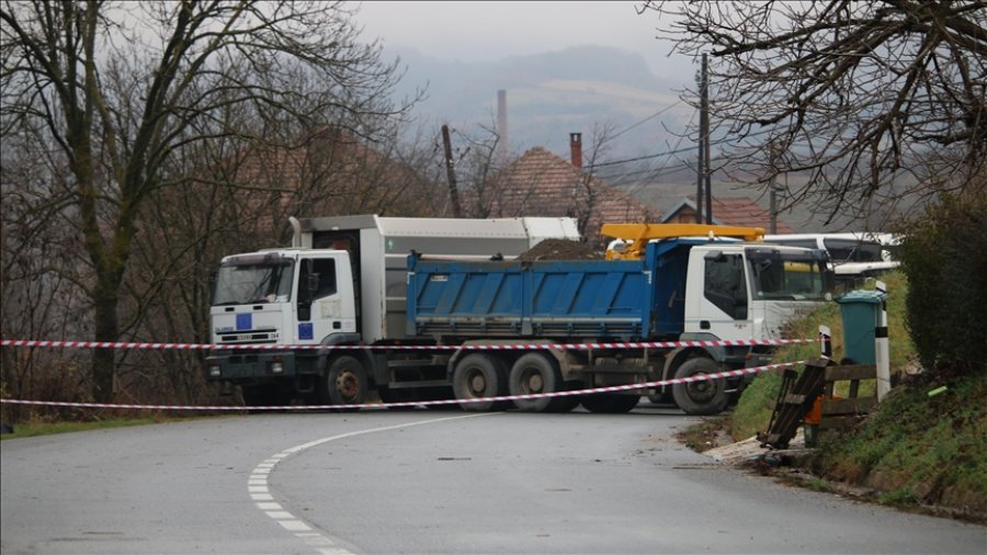 Koha e fundit për zhbërjen e barrikadave në veri të Kosovës dhe shpërndarjen e bandave ilegale kriminale