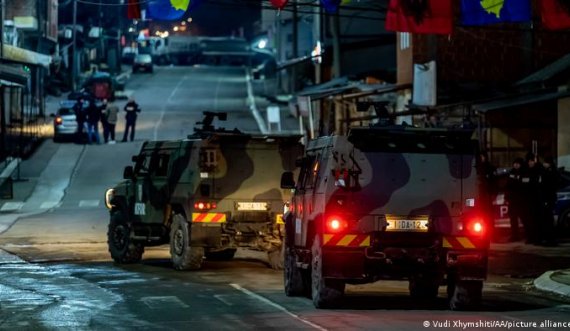 “Loja e ndezjeve e Serbisë mund të përhapë zjarrin”/ Media gjermane: Ngjarjet në veri të Kosovës, shkallëzim i rrezikshëm