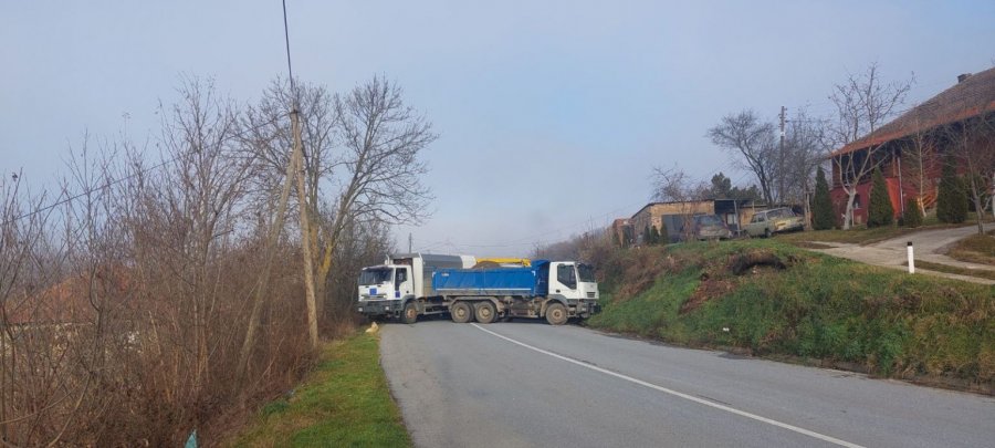 Situata e njëjtë në Rudarë, nuk largohen akoma barrikadat