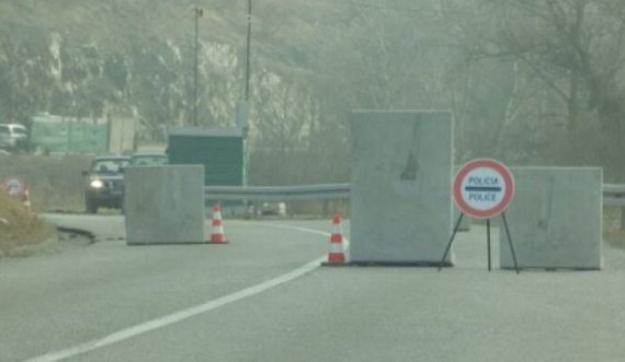 Para pikave kufitare ishin ngritur postblloqe