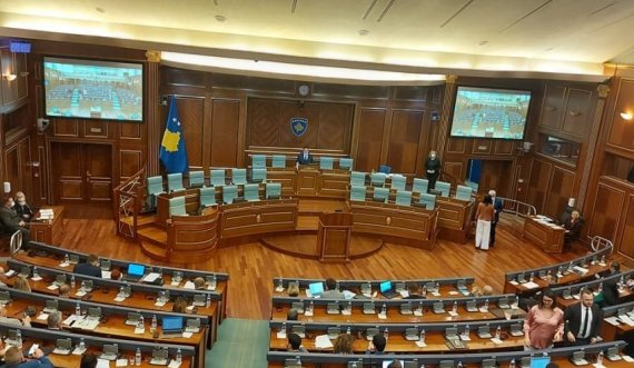 Kuvendi i Kosovës jashtë funksionit në agjendat serioze të shtetit, aktiv dhe zhurmues vetëm në përpjekjet për kapjen e turpshme të pushtetit