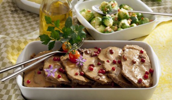 Menyja e tryezes festive: Mish viçi i marinuar në salcë aromatike
