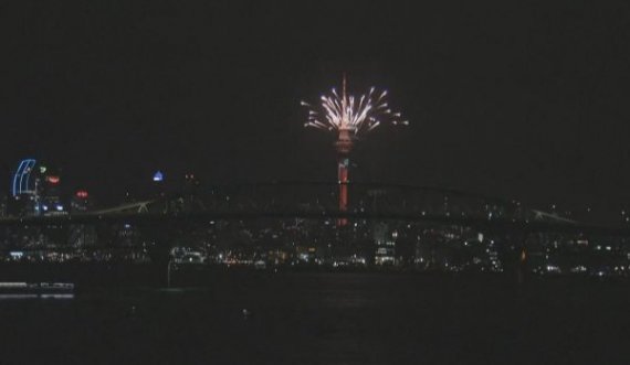 Zelanda e Re hyn në Vitin e Ri me festë e fishekzjarre