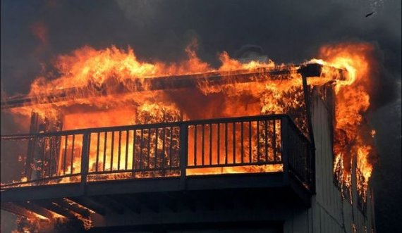 Tragjike: Zjarri i merr jetën një 17-vjeçari 