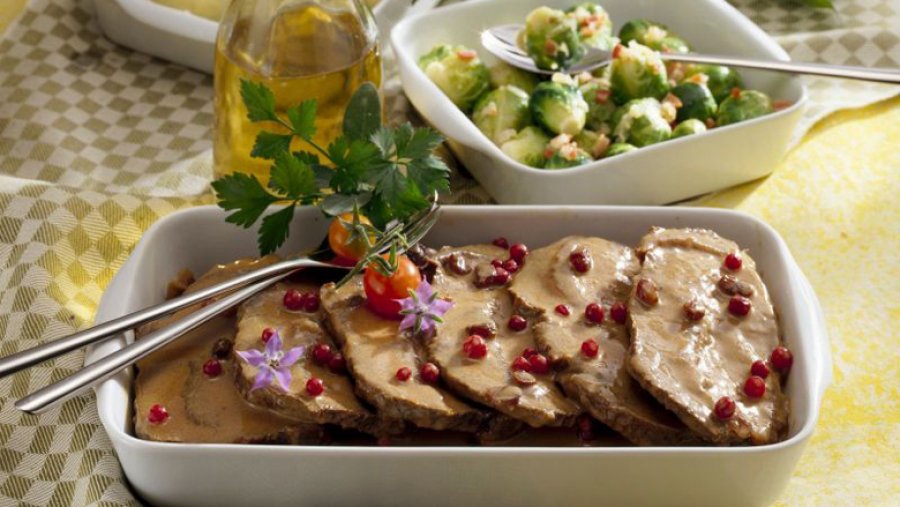 Menyja e tryezes festive: Mish viçi i marinuar në salcë aromatike