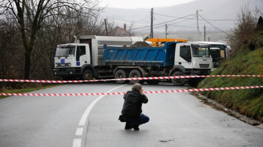 Pas heqjes së barrikadave  dhe fillimit të normalizimit faktori ndërkombëtar të niset në aksion për ringjalljen procesit të dialogimit