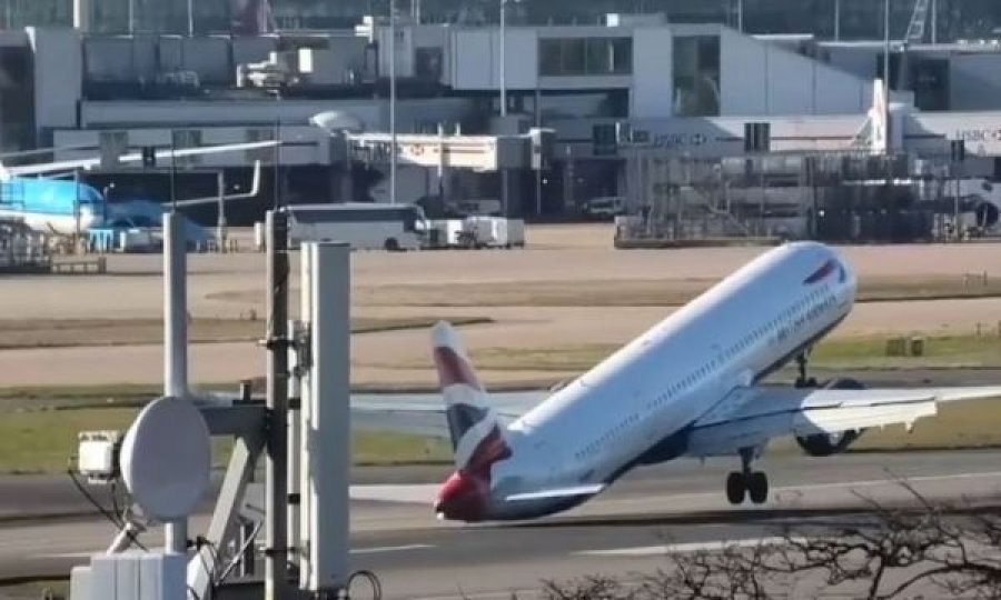 Stuhia lëkund avionin gjatë uljes