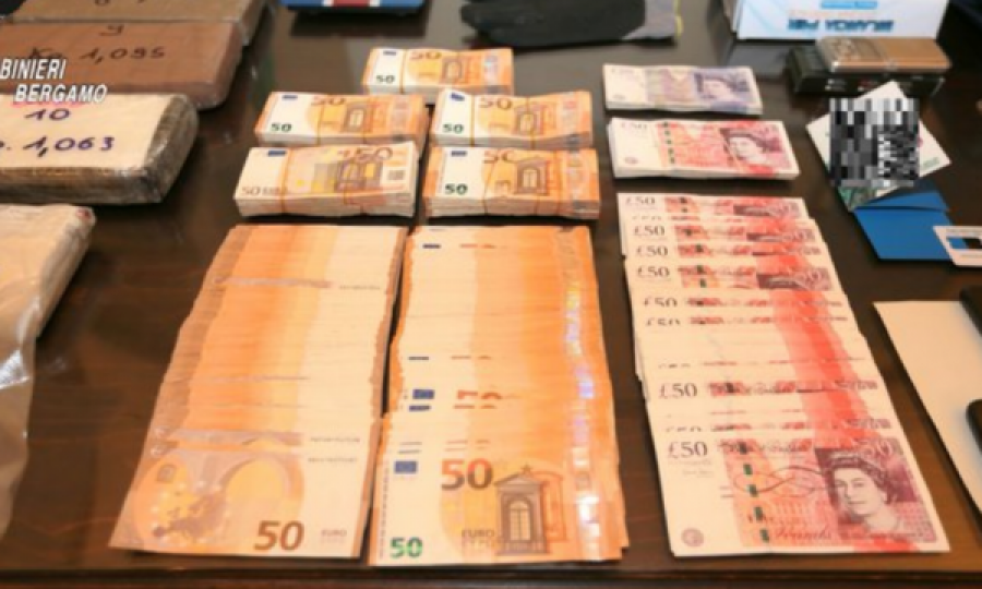 Tufa me euro dhe kokainë, goditet banda shqiptare në Itali – momenti i arrestimeve