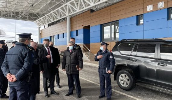 Lajçak ndalet në pikëkalimin kufitar të ndërtuar për policitë e Kosovës e Serbisë