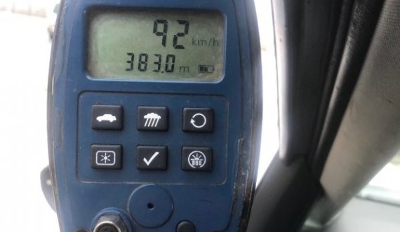 Gjobitet shoferi për tejkalim të shpejtësisë në Ferizaj