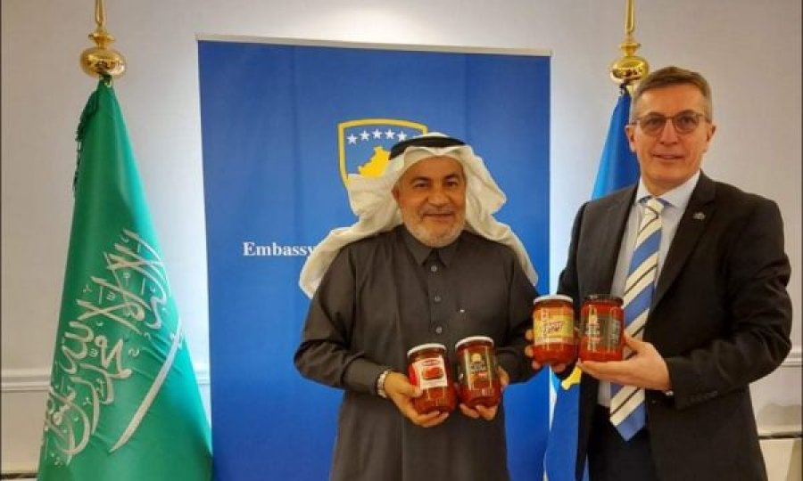 Ambasadori i Kosovës në Arabi, promovon ajvarin e Krushës në këtë shtet