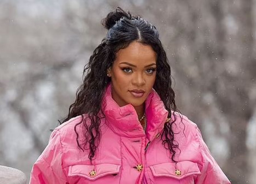 Rihanna konfirmoi shtatzëninë, fansat kapin detajin që tregon gjininë e fëmijës