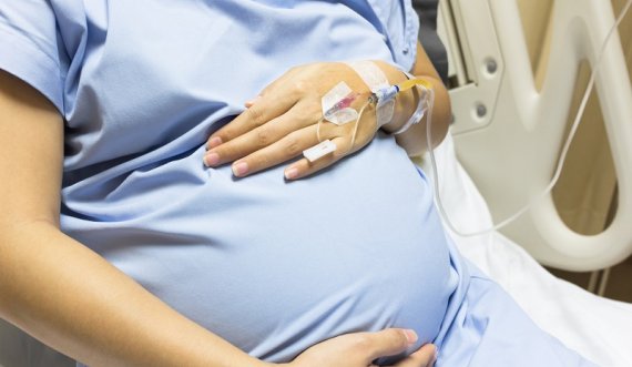 12 shtatzëna po trajtohen për Covid-12 në Gjinekologji