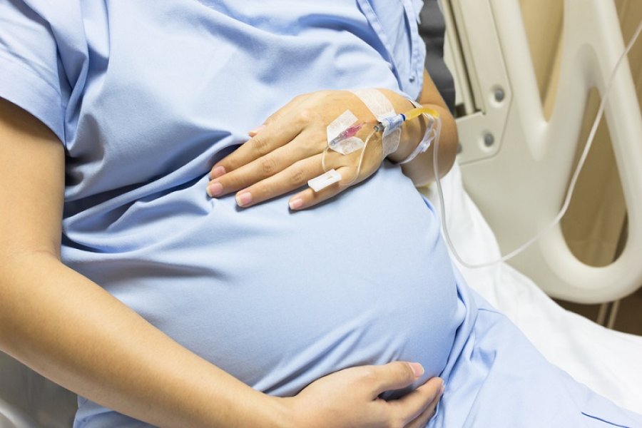 12 shtatzëna po trajtohen për Covid-12 në Gjinekologji