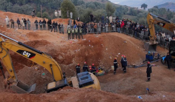 Shpëtuesit afër shpëtimit të 5-vjeçarit të ngujuar pesë ditë në bunar 