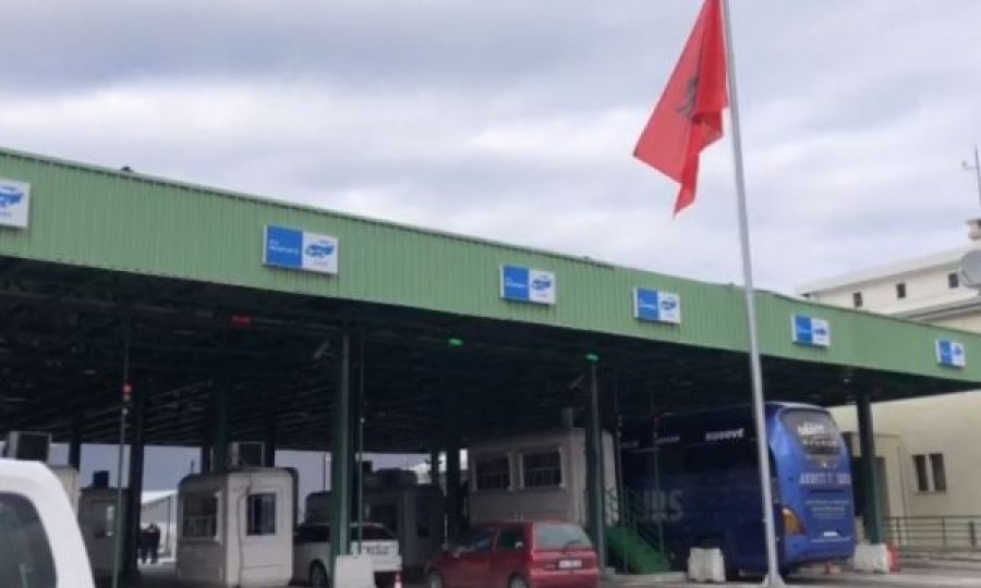 Kosova heq kushtin për dozën e tretë, fluks në Morinë