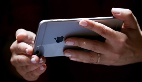 Për çka shërben molla e kafshuar mbrapa iPhone-it?