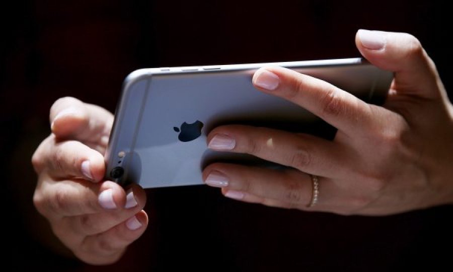 Për çka shërben molla e kafshuar mbrapa iPhone-it?