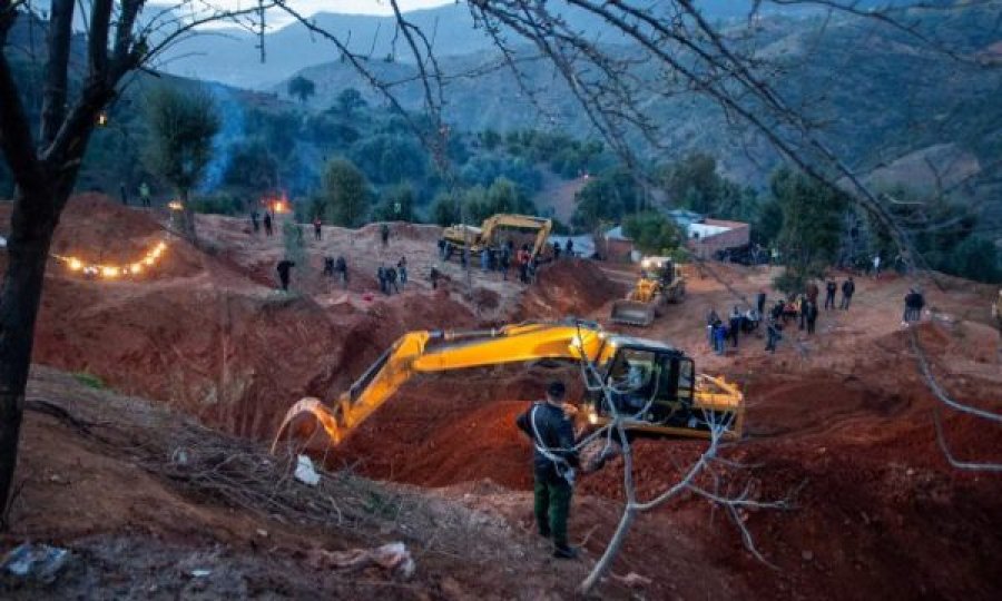 Kush është Ali El Jajaoui, specialisti që gërmoi për orë të tëra me duar për të nxjerrë vogëlushin nga pusi