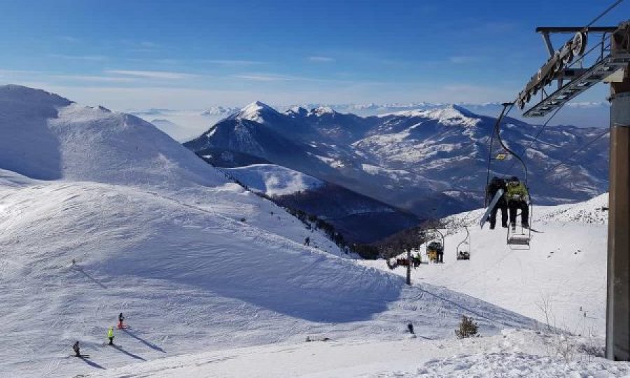Lajmi i fundit nga Brezovica, rreziku nga orteku i borës: Mbyllet Qendra e Skijimit