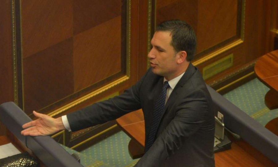Deputeti i LDK-së del se i ka shpenzuar 10 mijë euro para se të hiqte dorë nga pagesa për udhëtim