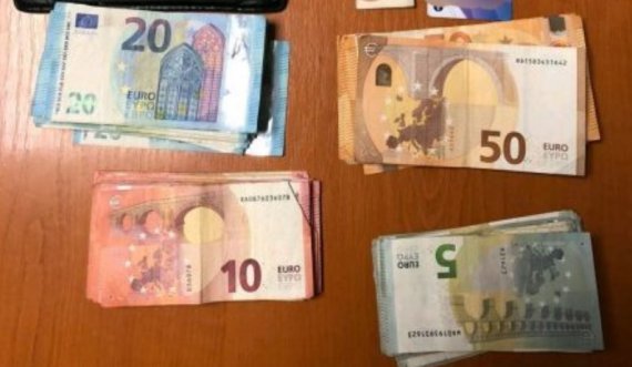 Ferizaj: Gjeti kuletën me 1 mijë e 860 euro, ia kthen pronarit 