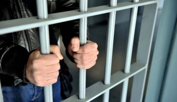 Arratisën nga burgu grek 4 shqiptarë dhe një pakistanez, të dënuar për vrasje dhe drogë