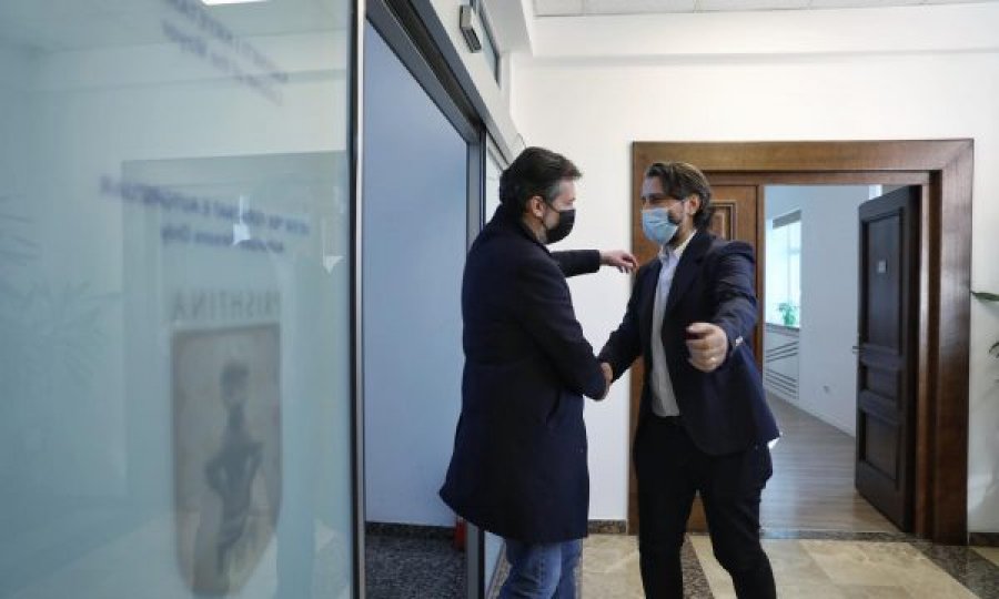 Takimi i ngrohtë i Përparim Ramës me ministrin e Kurtit