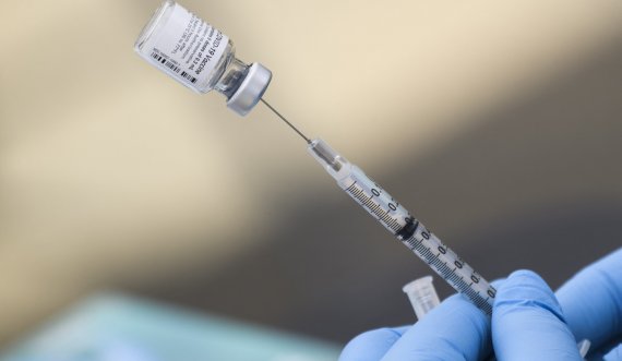 90 mijë e 619 të vaksinuar me dozën e tretë dhe përforcuese të vaksinës në Kosovë