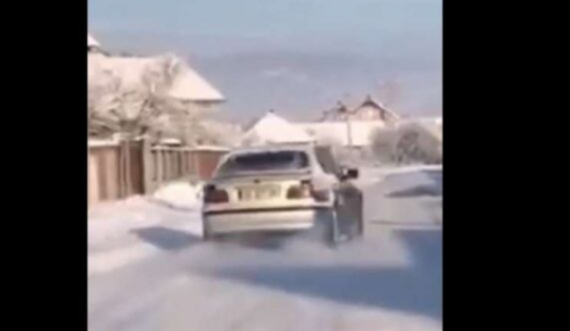 Bënte manovra me veturë në borë – Gjobitet vozitësi në Gjilan